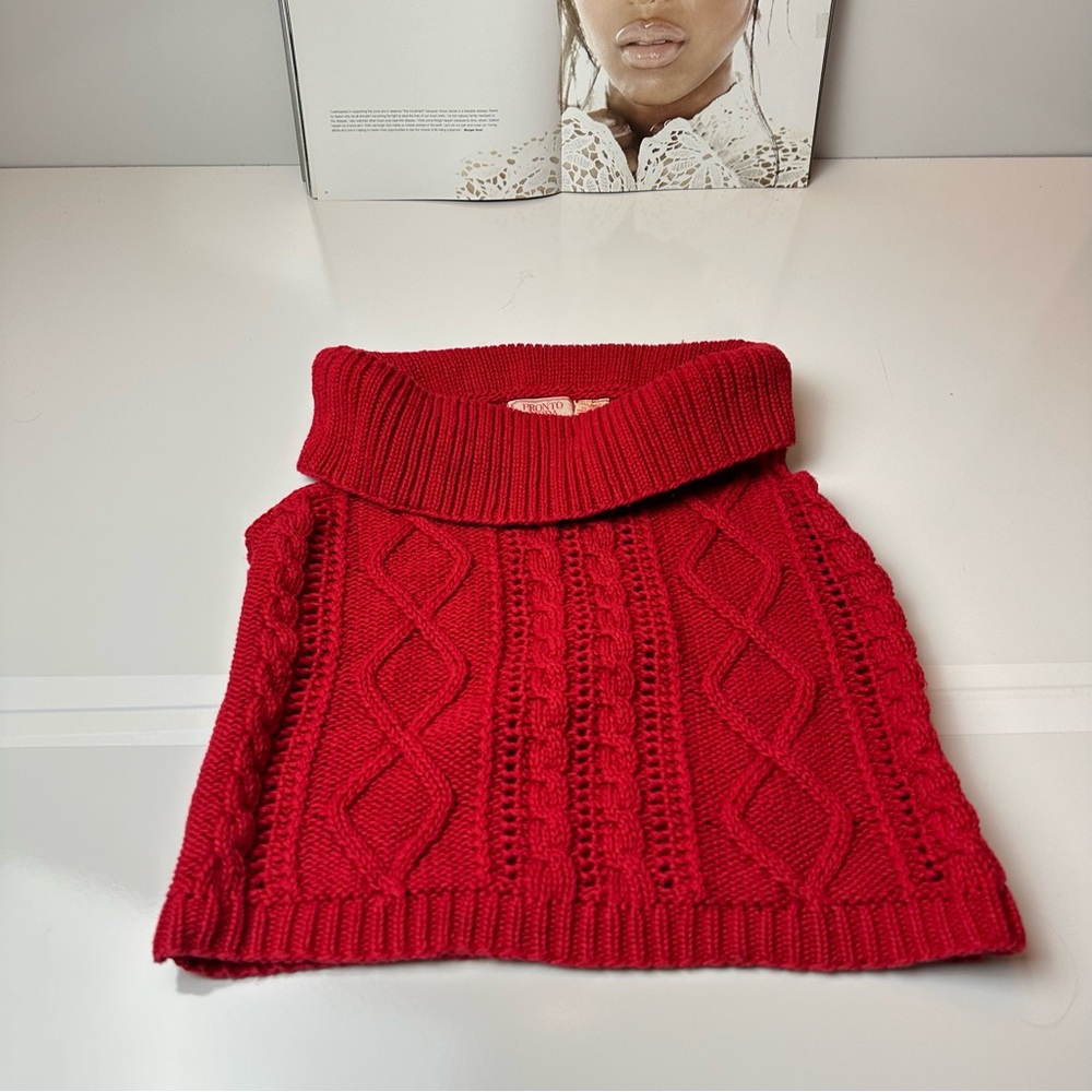 Vintage 80s Pronto Moda Hand Knit Red Cable Turtleneck Sweater Vest S